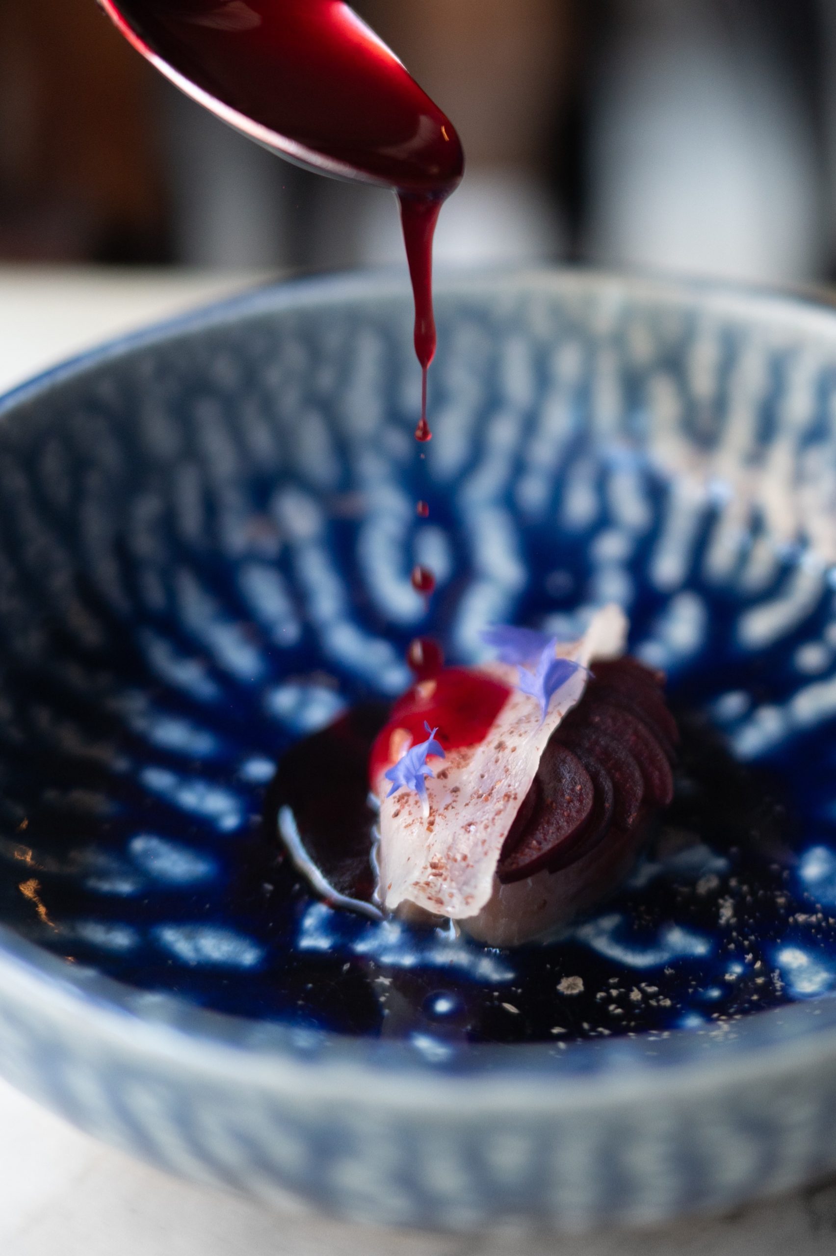 Anguille fumée, cerise, sumac ©Jordan Sapally (2)